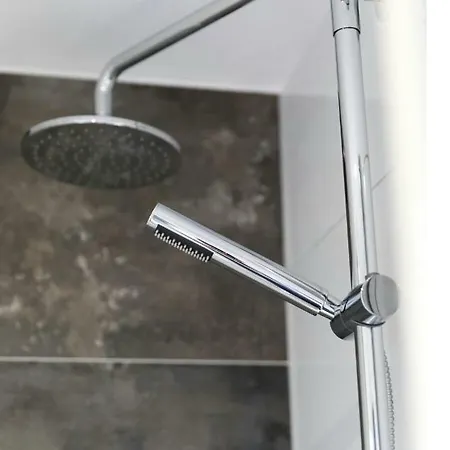 Gepflegte Und Moderne In Der Neuseenlandschaft Apartment *